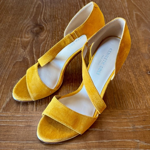 Mustard yellow suede Kenneth Cole NY heels 8.5M - Picture 2 of 11